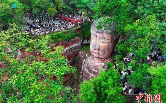 乐山大佛景区全面取消纸质门票，引领智慧旅游新风尚